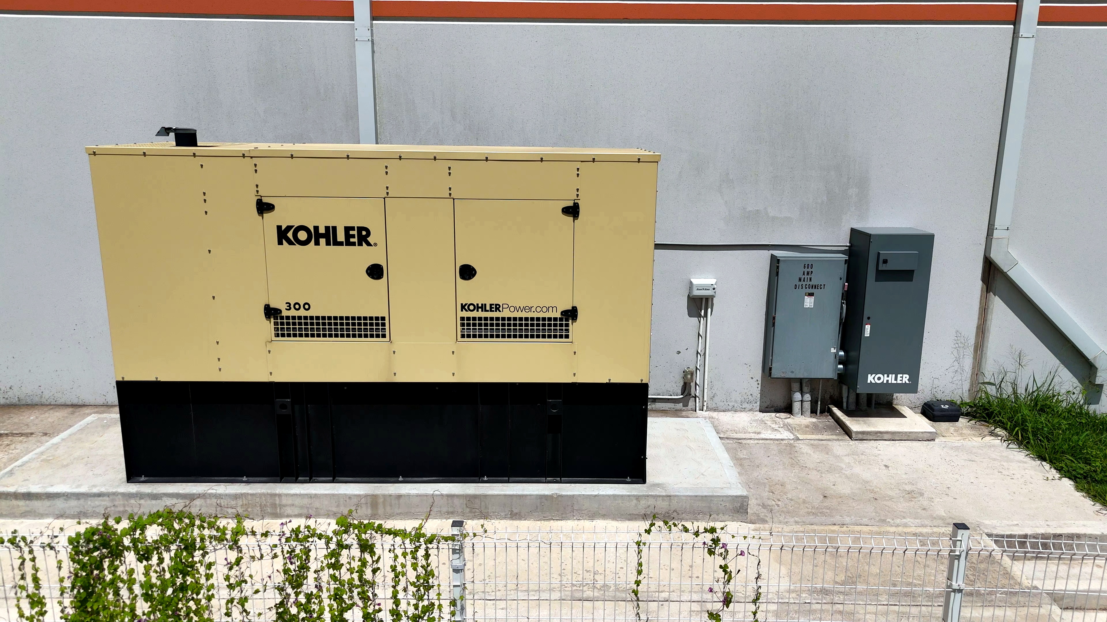 Backup power system for cold storage continuity