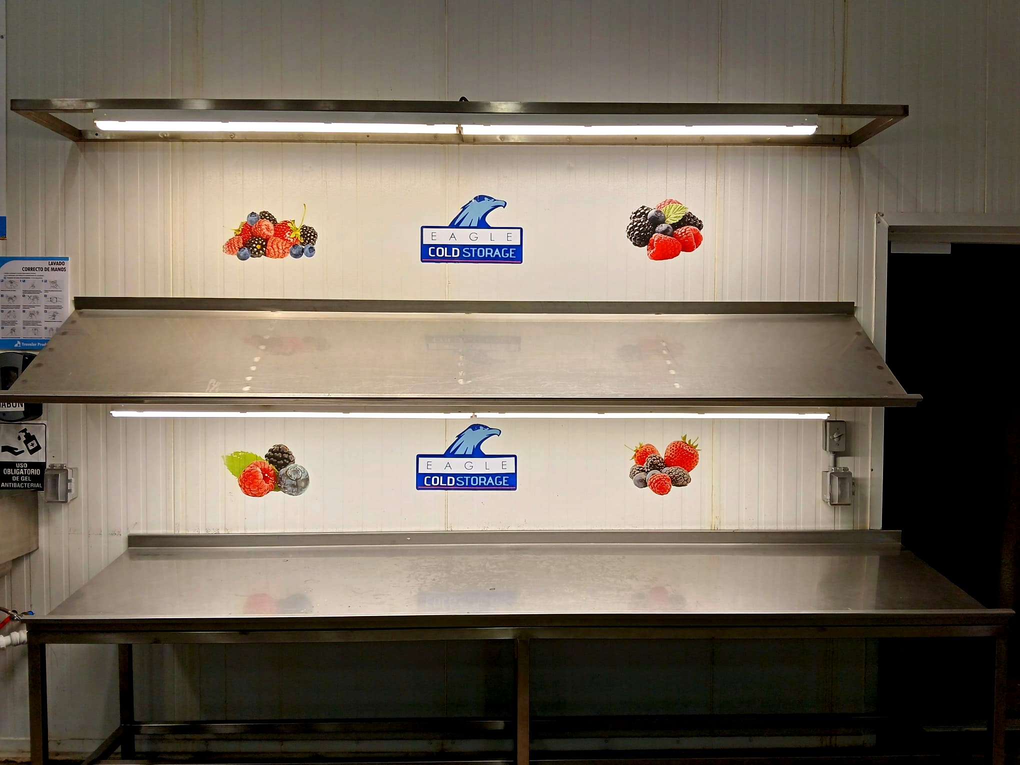 Inspection tables for produce quality review